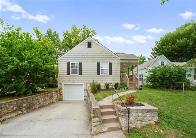 1st image of 2106 W 48th St, Westwood, KS 66205 | MLS# 2627317