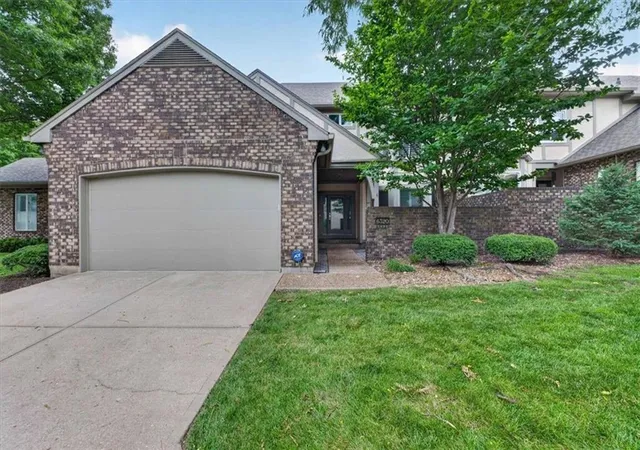 Homes for sale in Mission, KS | 6320 Kennett Pl, Mission, KS 66202 | MLS# 2627319
