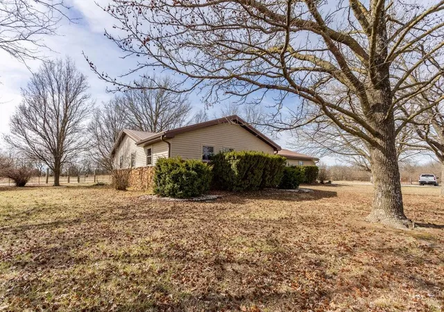 Homes for sale in Lamar, MO | 587 Tract 3 Nw First Ln, Lamar, MO 64759 | MLS# 2627320