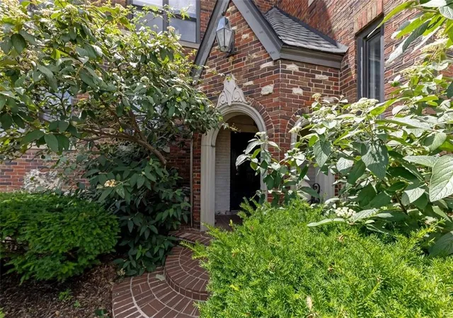 Photo 1 of Condo for sale at 700 W 48th Street #206, Kansas City, MO 64112 | MLS# 2627329 | Listing updated on 2026-08-27