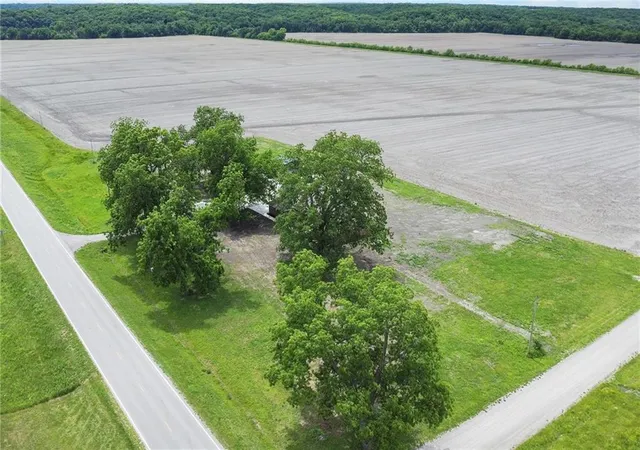 Homes for sale in Centerville, KS | 15360 Ks 7 Hwy, Centerville, KS 66014 | MLS# 2627333