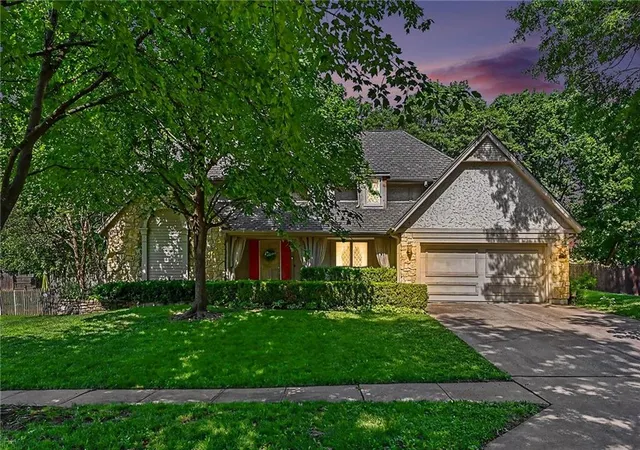 Homes for sale in Kansas City, MO | 5710 N Spruce Ave, Kansas City, MO 64119 | MLS# 2627345