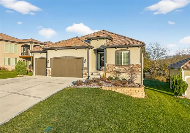 1st image of 433 Nw Kaylea Ct, Lees Summit, MO 64081 | MLS# 2627347