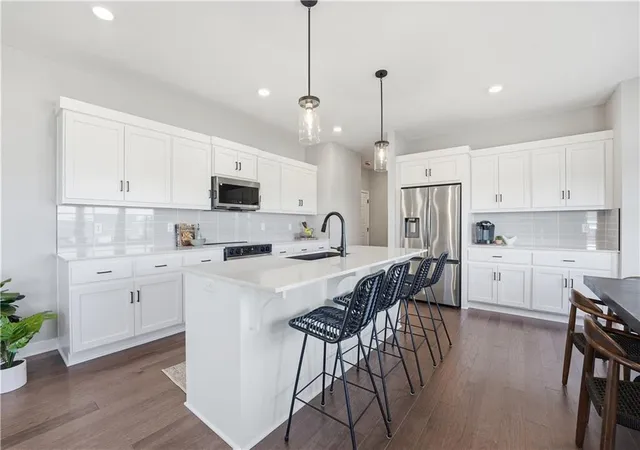 5th image of 1110 Sendera Trl, Raymore, MO 64083 | MLS# 2627362