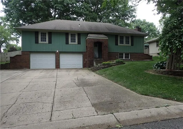 Homes for sale in Blue Springs, MO | 1608 Sw 20th St, Blue Springs, MO 64015 | MLS# 2627363