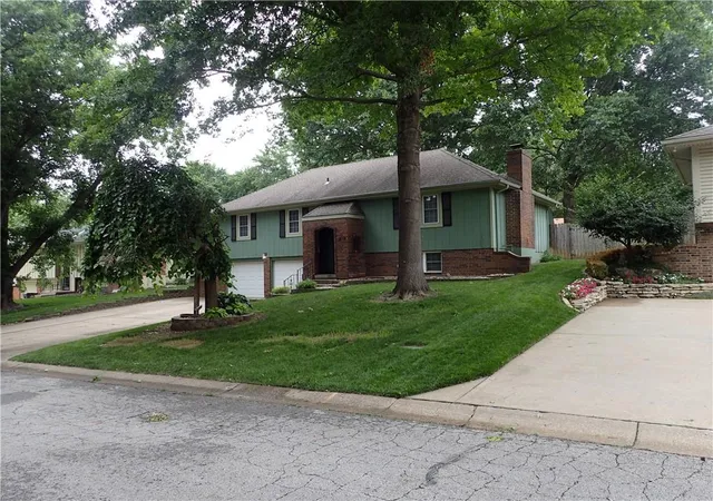Homes for sale in Blue Springs, MO | 1608 Sw 20th St, Blue Springs, MO 64015 | MLS# 2627363