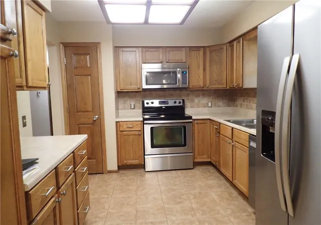 Homes for sale in Blue Springs, MO | 1608 Sw 20Th St, Blue Springs, MO 64015 | MLS# 2627363