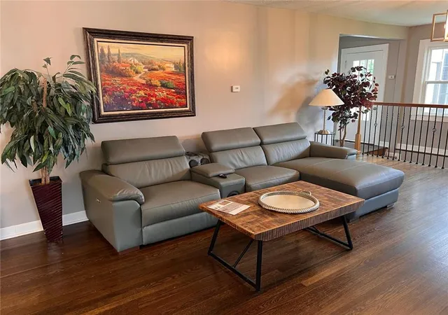 5th image of 4901 Antioch Rd, Overland Park, KS 66203 | MLS# 2627364