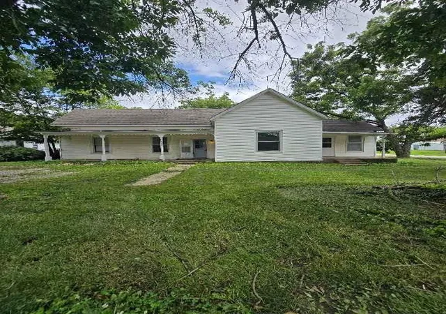 Homes for sale in Garden City, MO | 406 Main St, Garden City, MO 64747 | MLS# 2627366