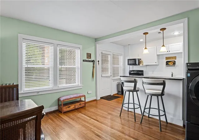Listing Photo 3 - Condo for sale in building located at 212 Emanuel Cleaver Ii Blvd, Kansas City, MO 64112 - Unit #2