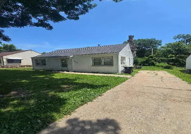 1st image of 7229 Agnes Ave, Kansas City, MO 64132 | MLS# 2627371