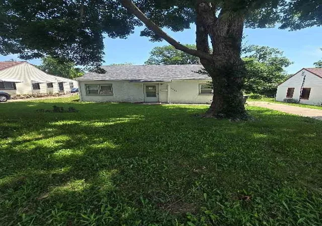2nd image of 7229 Agnes Ave, Kansas City, MO 64132 | MLS# 2627371