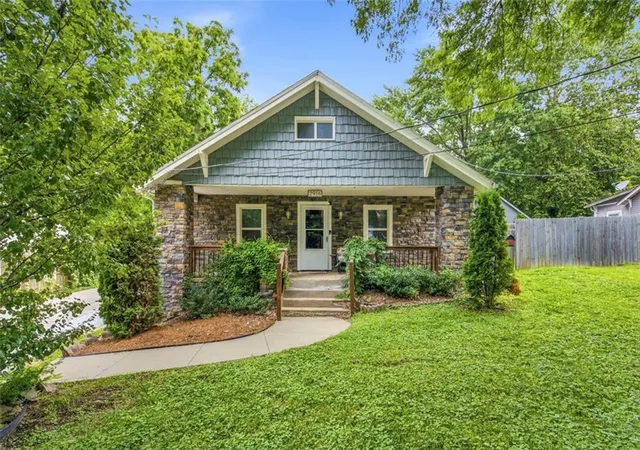 Single family home for sale at 2916 N 52nd Street, Kansas City, KS 66104 | MLS# 2627386