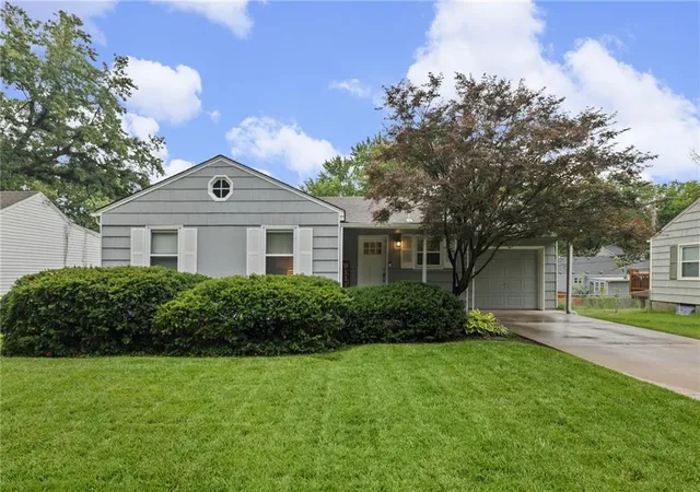 1st image of 5201 W 71st St, Prairie Village, KS 66208 | MLS# 2627387