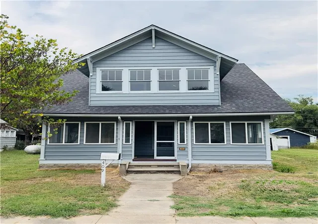 Homes for sale in Appleton City, MO | 409 W Miller St, Appleton City, MO 64724 | MLS# 2627395
