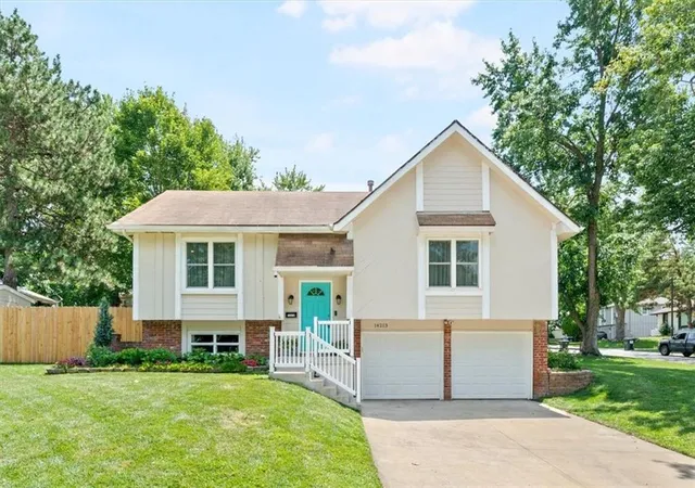 image of 14213 W 94th St, Lenexa, KS 66215 | MLS# 2627413