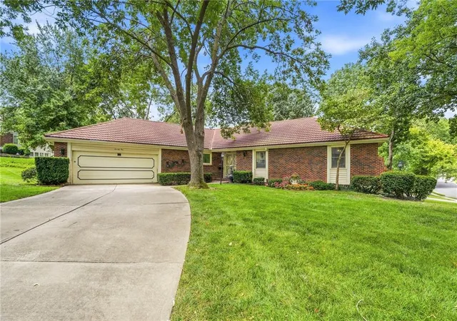 Photo 1 of Sale Pending at 71 E 106th Terrace, Kansas City, MO 64114 | MLS# 2627418 | Listing updated on 2026-08-21
