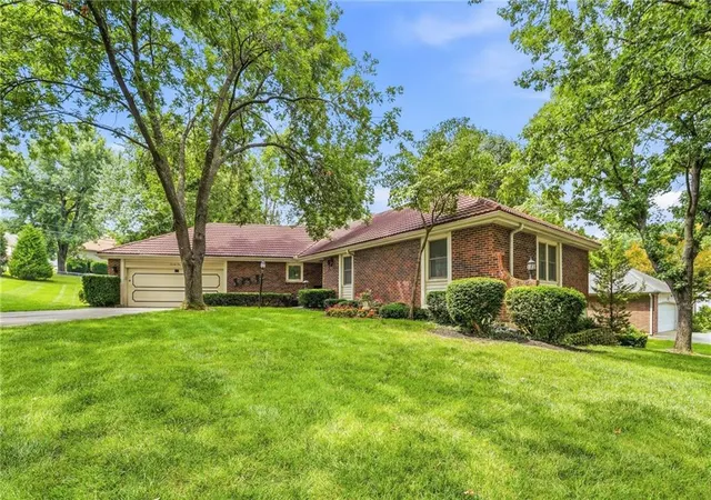 Photo 2 of Sale Pending at 71 E 106th Terrace, Kansas City, MO 64114 | MLS# 2627418 | Listing updated on 2026-08-21