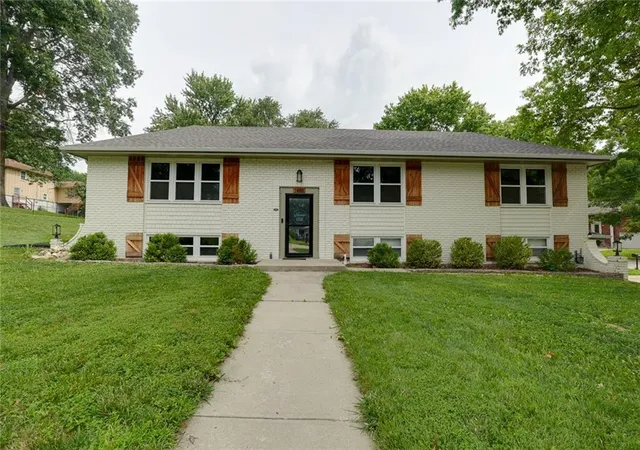 Homes for sale in Liberty, MO | 1400 Nancy Ln, Liberty, MO 64068 | MLS# 2627421