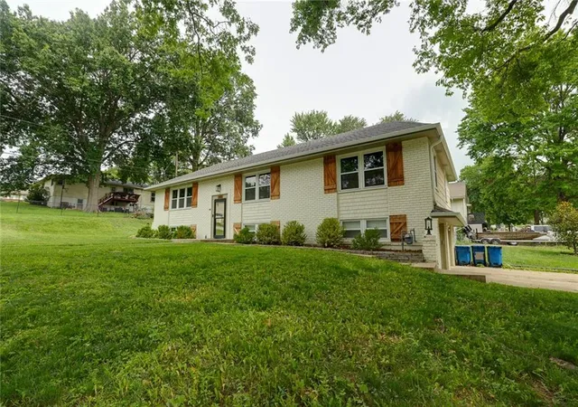 Homes for sale in Liberty, MO | 1400 Nancy Ln, Liberty, MO 64068 | MLS# 2627421