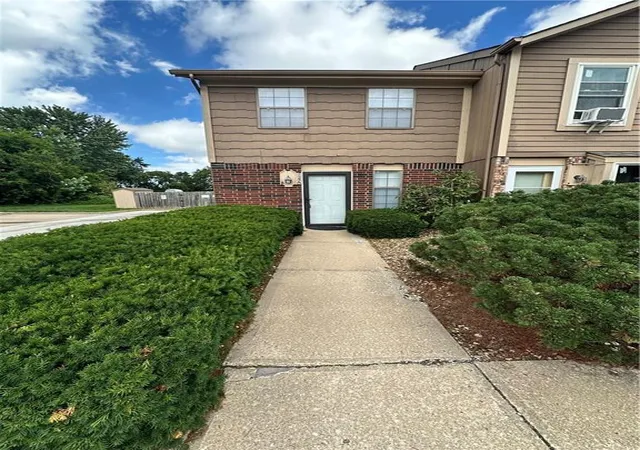 Homes for sale in Blue Springs, MO | 725 Sw Liggett Rd #A, Blue Springs, MO 64015 | MLS# 2627433
