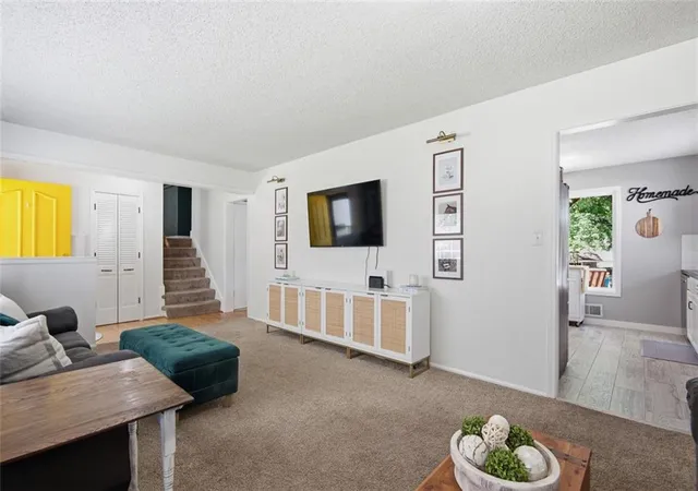 5th image of 9009 W 82Nd Pl, Overland Park, KS 66204 | MLS# 2627435