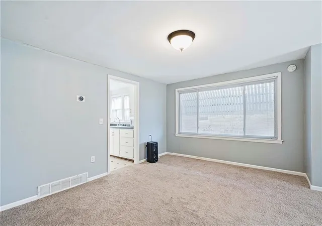 5th image of 813 N Crysler Ave, Independence, MO 64050 | MLS# 2627441