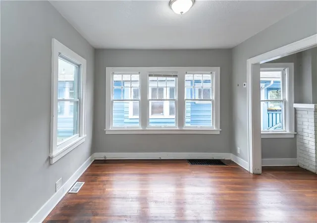 Photo 4 of Single family home for sale at 809 Monroe Ave, Kansas City, MO 64124 | MLS# 2627444 | Listing updated on 2026-08-19