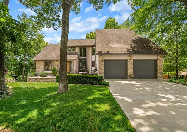 Homes for sale in Lenexa, KS | 13735 W 82nd St, Lenexa, KS 66215 | MLS# 2627445