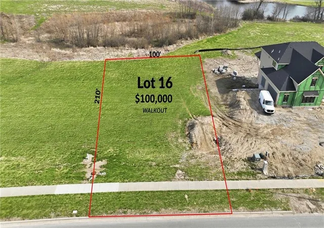 1st image of 2118 Ne Shoal Creek Pkwy, Kansas City, MO 64155 | MLS# 2627446