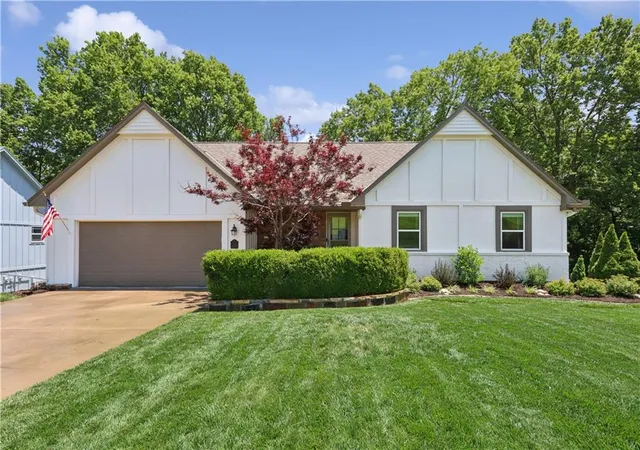 1st image of 5909 Greenwood St, Shawnee, KS 66216 | MLS# 2627451