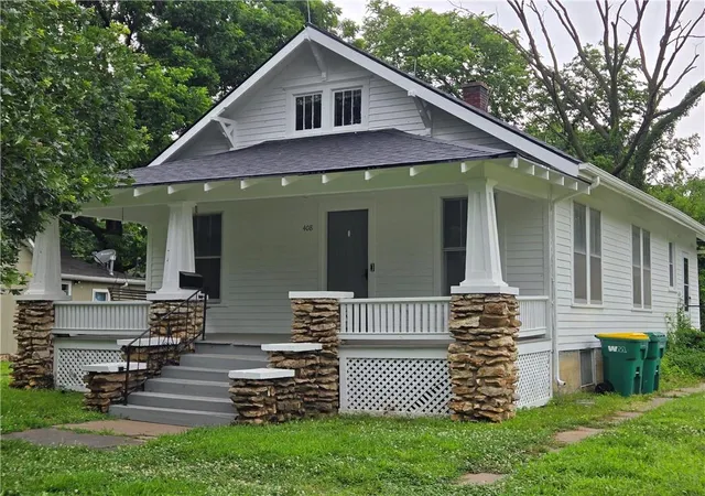 Homes for sale in Paola, KS | 408 E Miami St, Paola, KS 66071 | MLS# 2627457