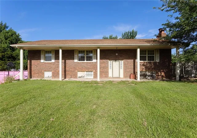 Homes for sale in Holt, MO | 16008 Ne 176th St, Holt, MO 64048 | MLS# 2627459
