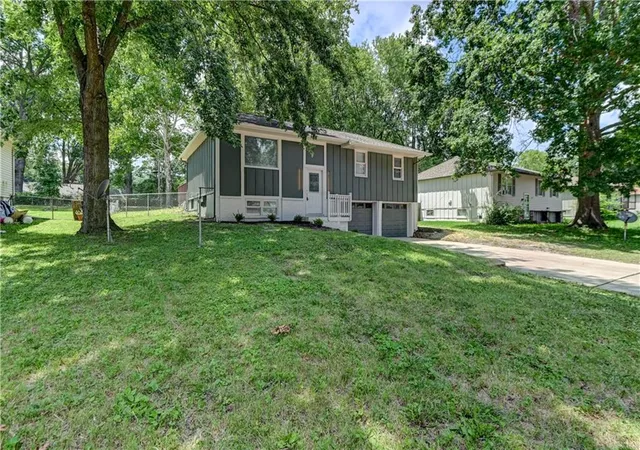 Homes for sale in Buckner, MO | 110 Erin St, Buckner, MO 64016 | MLS# 2627471