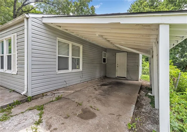 Photo 2 of Single family home for sale at 6011 Freeman Ave, Kansas City, KS 66102 | MLS# 2627484 | Listing updated on 2026-07-02