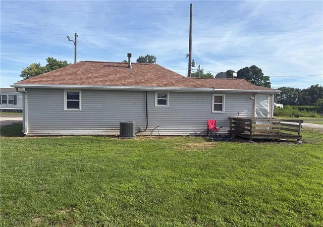 4th image of 6555 Sw George St, St Joseph, MO 64504 | MLS# 2627488