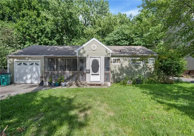 1st image of 7435 Reeds Ln, Overland Park, KS 66204 | MLS# 2627489