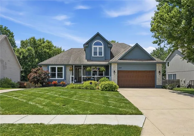 1st image of 204 N Walker Dr, Raymore, MO 64083 | MLS# 2627491