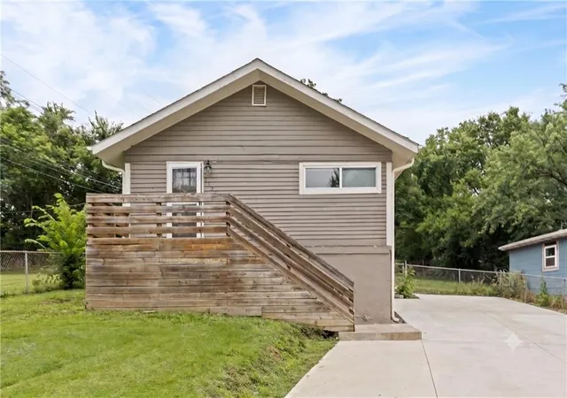 1st image of 1131 N 49th Ter, Kansas City, KS 66102 | MLS# 2627497