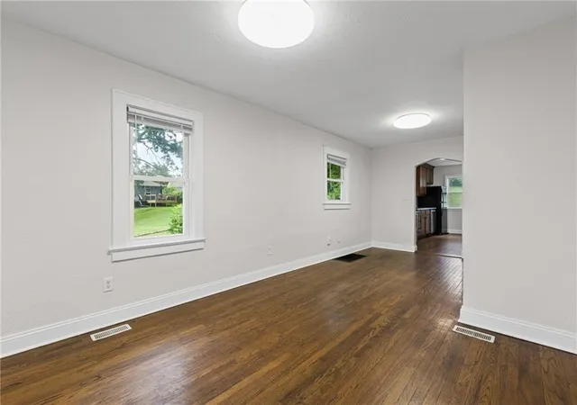 3rd image of 1131 N 49Th Ter, Kansas City, KS 66102 | MLS# 2627497