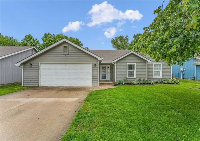 Homes for sale in Lawrence, KS | 1010 Home Cir, Lawrence, KS 66046 | MLS# 2627501
