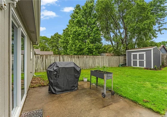 Homes for sale in Lawrence, KS | 1010 Home Cir, Lawrence, KS 66046 | MLS# 2627501
