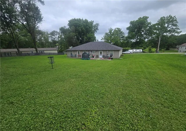 Listing Photo 5 - Condo for sale in building located at 704 Central St, Wellington, MO 64097