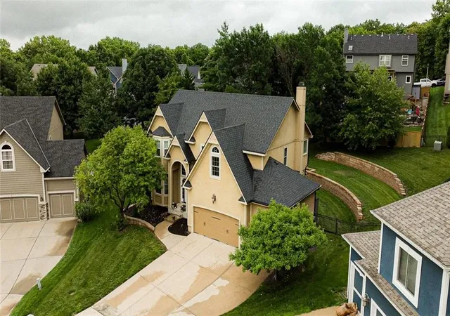 32nd image of 22402 W 45th St, Shawnee, KS 66226 | MLS# 2627514
