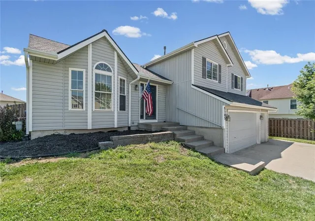 Homes for sale in Kansas City, MO | 8505 N Arcola Ave, Kansas City, MO 64153 | MLS# 2627515
