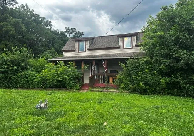 1st image of 300 Emerson Ave, Bonner Springs, KS 66012 | MLS# 2627523