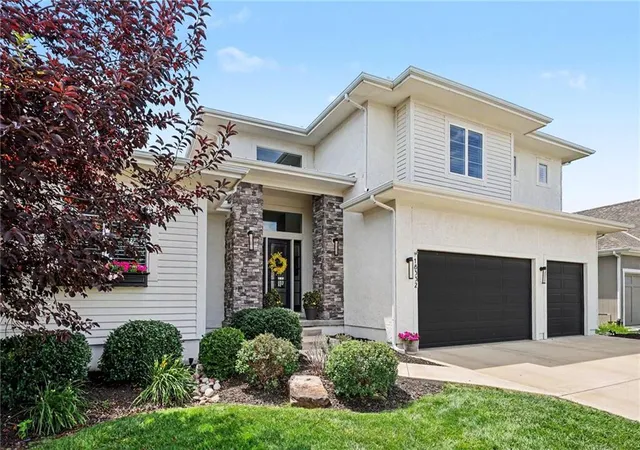2nd image of 18332 Monrovia St, Overland Park, KS 66013 | MLS# 2627524
