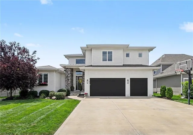 4th image of 18332 Monrovia St, Overland Park, KS 66013 | MLS# 2627524