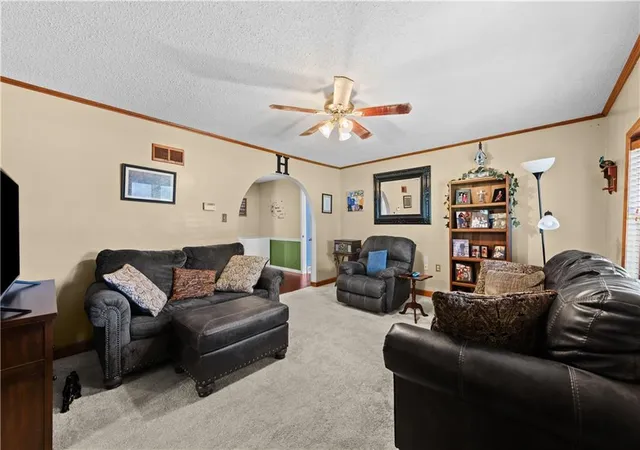 2nd image of 5434 Rosehill Rd, Shawnee, KS 66216 | MLS# 2627525