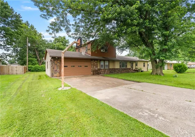 3rd image of 702 S 35Th St, Parsons, KS 67357 | MLS# 2627527